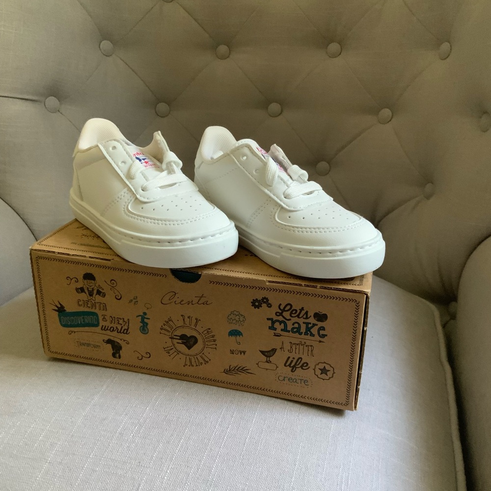 Girls shoes